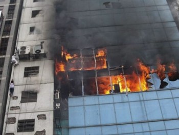 Gruesome deaths mark huge  fire tragedy in dhaka  office block